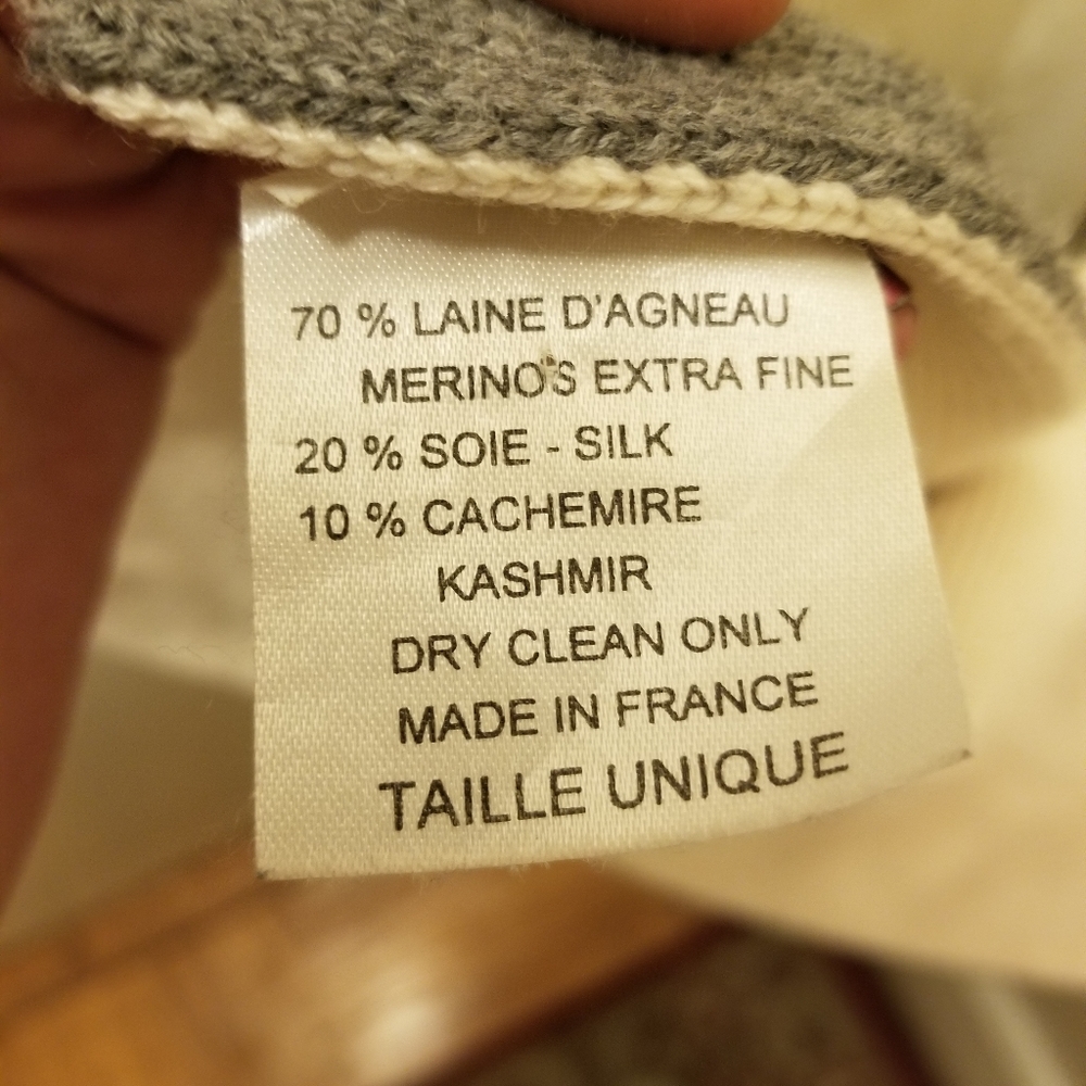 CHANEL &wool &Cashmere  Winter Scarf - Picture 12 of 12